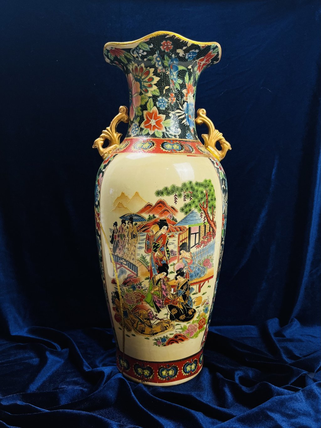 Vintage Chinese Porcelain Vase