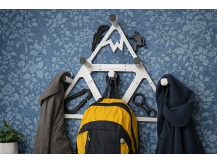 Designový horolezecký věšák na oblečení