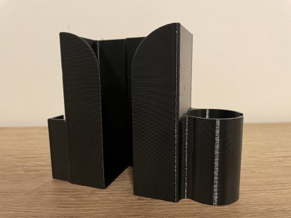 0B583832 E905 41A7 8D7A 0545310E1DFF