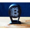 bitcoin personalizovany cierny stojan na sluchadla so symbolmi bitcoinu a blockchainu (2)