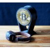 bitcoin personalizovany cierny stojan na sluchadla so symbolmi bitcoinu a blockchainu (12)