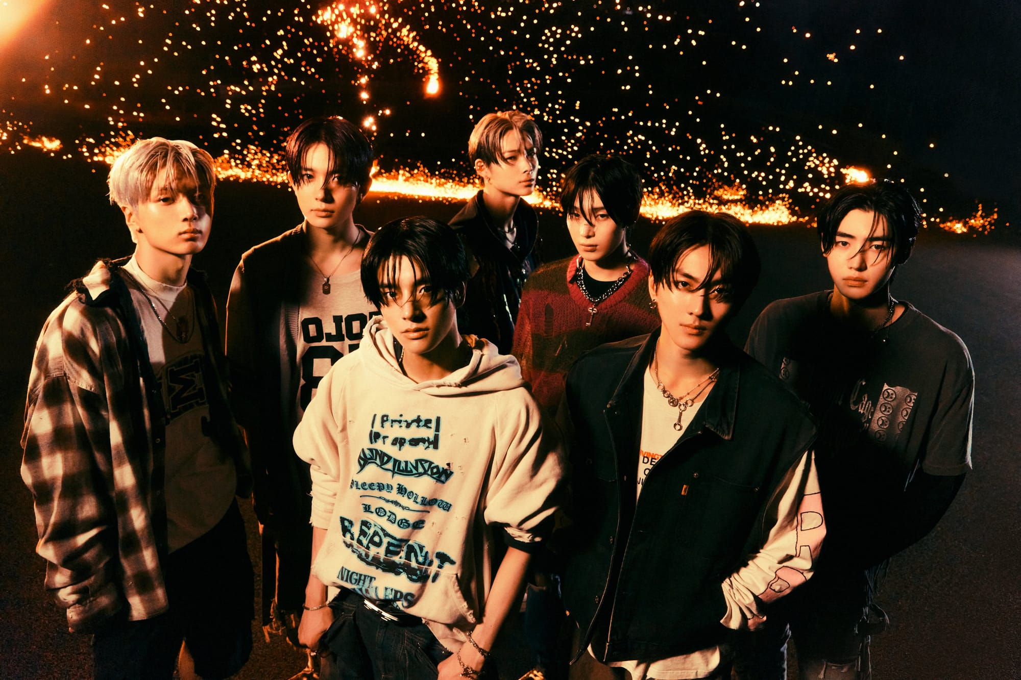 ENHYPEN Září s Kreativitou v Novém Albu ROMANCE: UNTOLD -daydream-