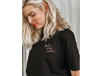 3v1 Dámské tričko crop top "Krása střídá nádheru" | černá