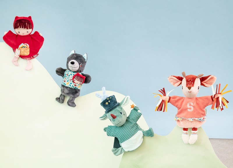 Lilliputiens postavičky jedna po druhé