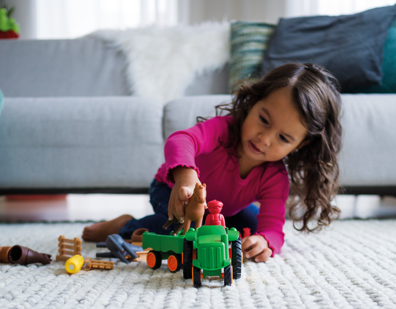 SmartMax_SMX-222_My-First-Tractor-Set_lifestyle-shot_5845f2
