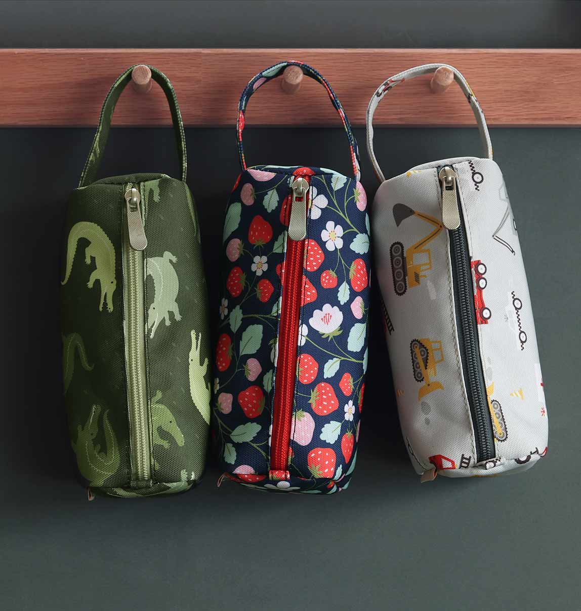 PECRGR17-LR-6-Pencil-case-Crocodiles