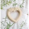 TRSHWH17 LR 4 Teething ring Heart cream