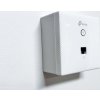 TP-LINK držák s kabelovou krytkou pro EAP115/250/650-Wall a TAPO S210/S220 na stěnu , bílý