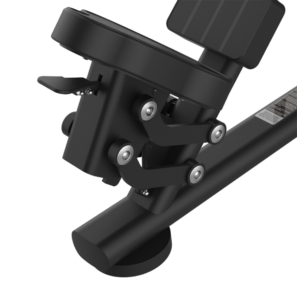 Chest Press B738 – detail robustnej spodnej konštrukcie