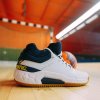 SALMING Recoil Ultra Mid White/Navy (Velikosti bot 7,5 UK - 42 EUR - 26,5 cm)