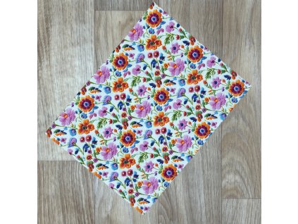 O Kytičky vyšívané barevné