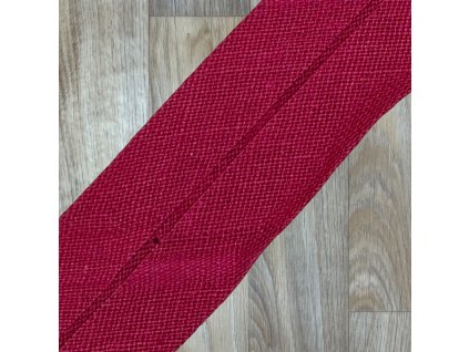 G Šikmý proužek tmavě červený