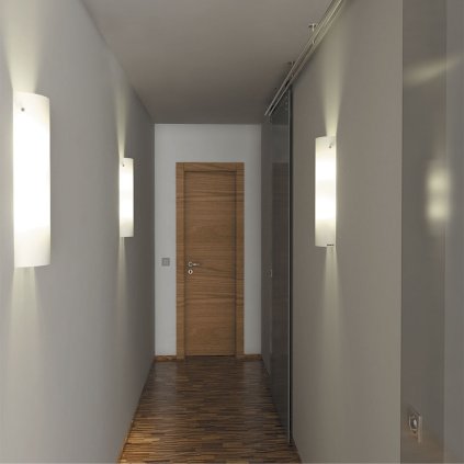 Lucis Maia, nástěnné svítidlo z bílého, trojvrstvého skla, 4×60W E14, výška 50cm