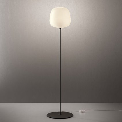 Quadrifoglio Group Afra, černá stojací lampa z opálového matného skla, 1xE27, výška 165cm