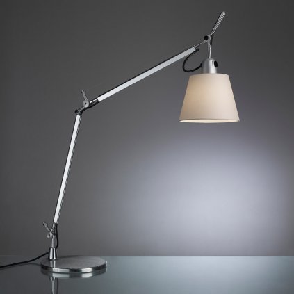 artemide tolomeo basculante tavolo image4753311 960x960