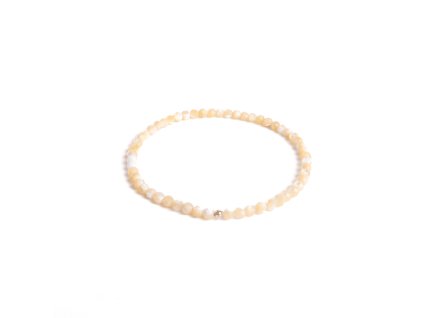 Náramek z hnědé perleti se 14 kt zlatou kuličkou