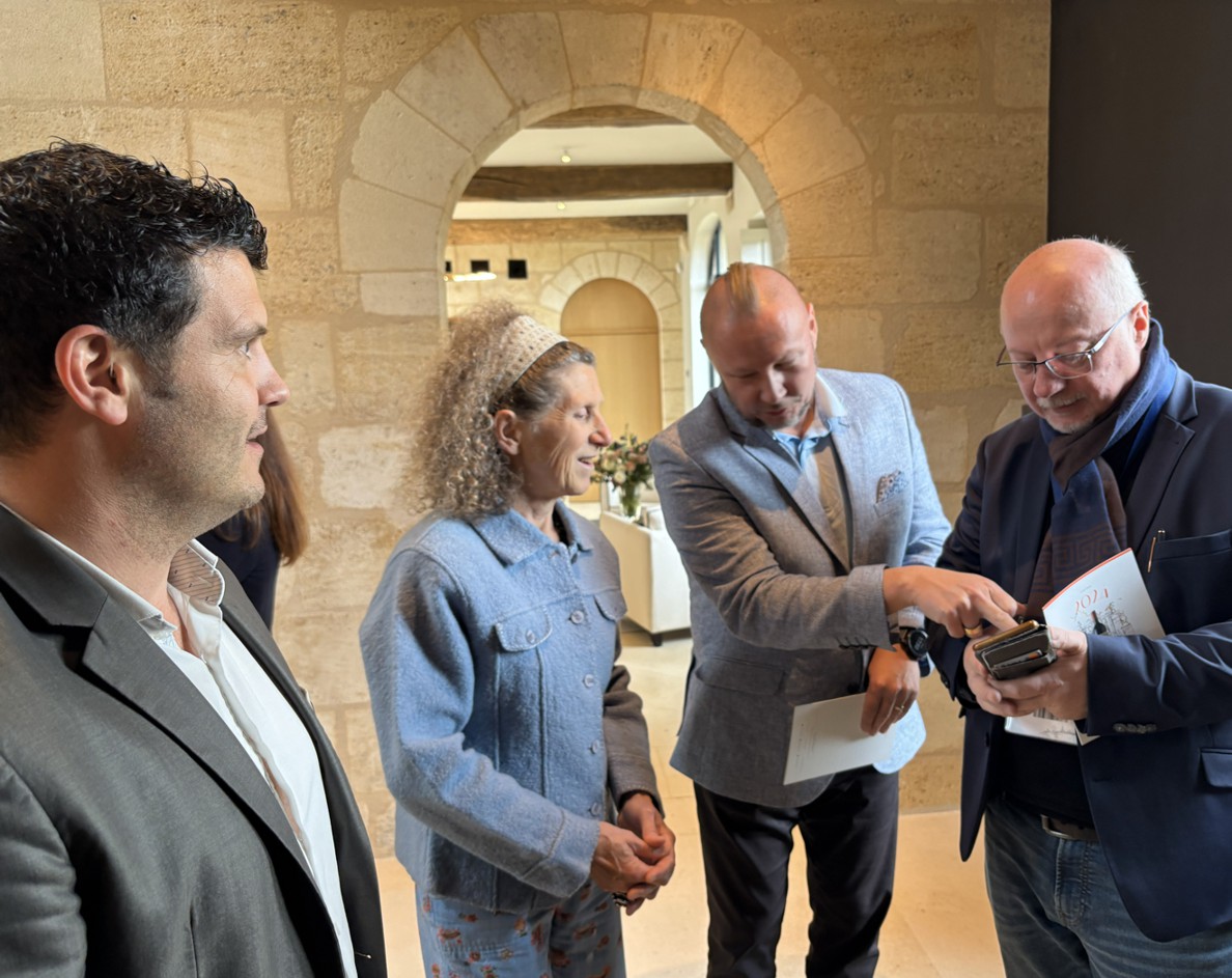 S Hortense Idoine Manoncourt a Romain Jean-Pierrem vzpomínáme na "staré časy"