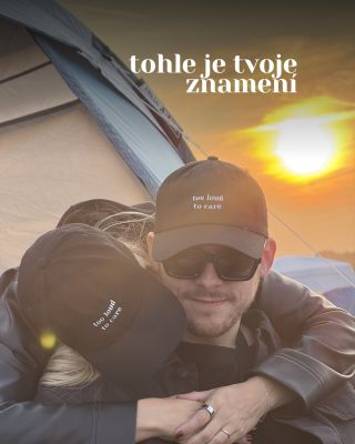 pořídit si matching festivalový kšiltovky bylo naše nejlepší rozhodnutí!👀🎸