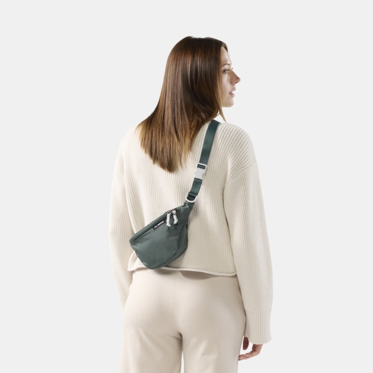 Leichte kompakte Sling-Tasche Matador 2L Lite Sling, über der Schulter getragen