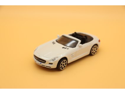 Mercedes Benz SLS cabrio bílý