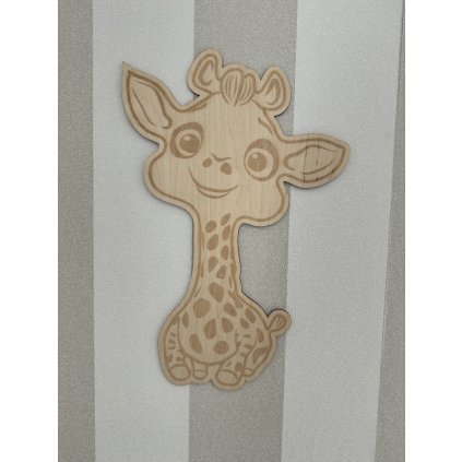 2074 1 drevena dekoracia na stenu zirafka