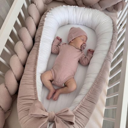 Hniezdo pre dievčatko - Staroružová a biela