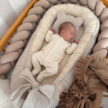 Hniezdo pre dievčatko - Béžová tón v tóne