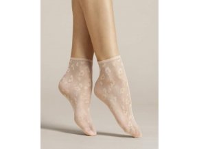 Dámske vzorované ponožky Doria 8 den, tenké, beztlakové, vzorované. Ponožky so zvieracím motívom v púdrovej farbe. Bez zosilnenej špičky. Ponožky sú jemnej púdrovej farby  s moderným leopardím vzorom tej istej farby.  tenké, beztlakové