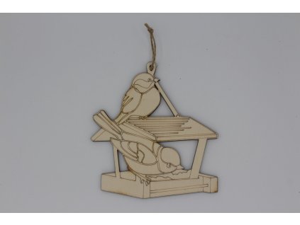 Ptáčci v krmítku na pověšení