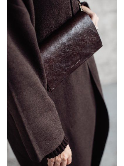 .clutch. | .brown.