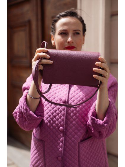 .clutch. | textured | .wild berry.