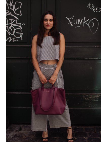 .tote bag. | textured | .wild berry.