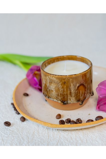 Ručně odlévaná sójová svíčka v keramickém kalíšku - Hnědá (150-170 ml)