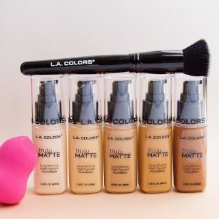 ✨ Vyzkoušejte náš nejprodávanější make-up L.A. Colors Truly Matte Foundation - tekutý make-up s vysokou pigmentací, který...