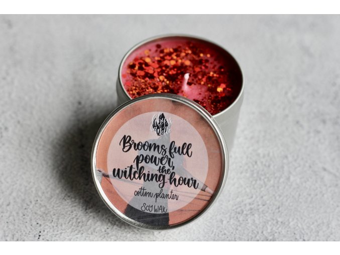 Brooms full power - the witching hour  Nastartujte košťata, je tu hodina čarodějnic.