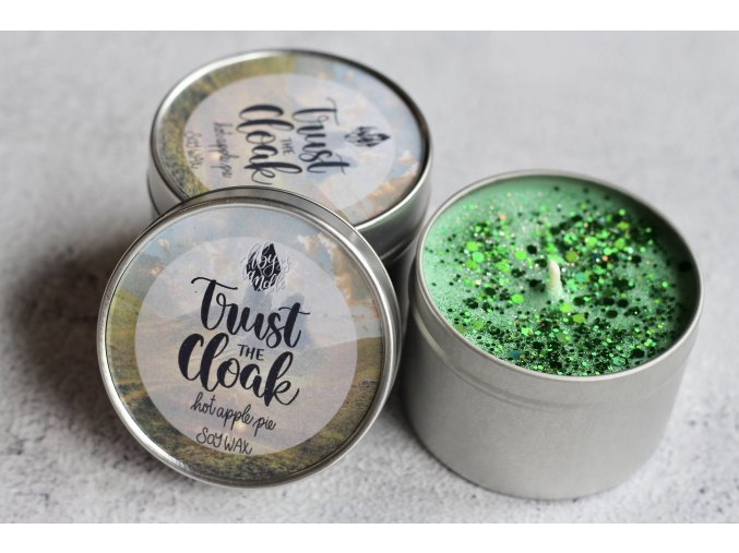 Trust the Cloak (Věř pláštěnce)  Inspirováno knižní sérií Hraničářův učeň