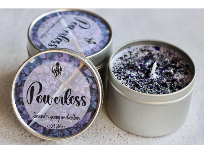 Powerless (Bezmocná)  Někdy svět nezachrání ti nejsilnější.