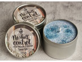 No shelf control "I'M A TROUBLEMAKER" (Police praskají ve švech "Jsem potížista")  Ta nová kniha se dostala do knihovny úplně sama!
