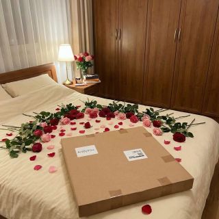 Blíži sa Valentín ❤️ Spoločné chvíle majú najväčšiu hodnotu. Aj teba takto môže doma čakať darček od tvojej polovičky 🌹...