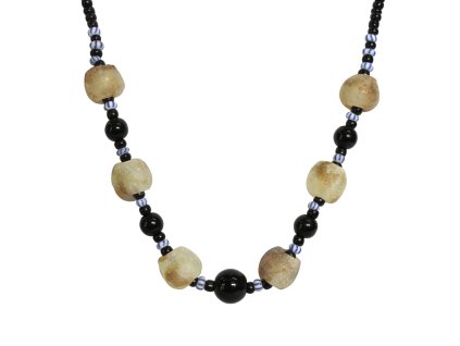 upcyklovany-nahrdelnik-krobo-udrzitelny-sperk-ghana