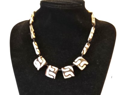 africky-nahrdelnik-z-kosti-kena