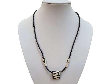 damsky-africky-nahrdelnik-kost-sklenene-koralky