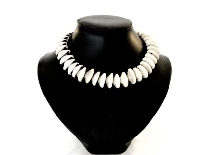 nahdelnik-prirodni-musle-kauri-cerne-koralky-boho-etno-burkina-faso