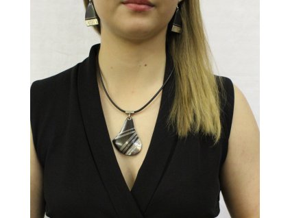 tuarezsky-postribreny-nahrdelnik-nomadsky-sperk-afrika