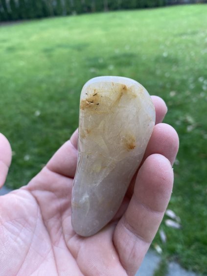 Křemen s rutilem tromlovaný