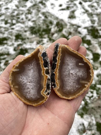 Achát půlka pár