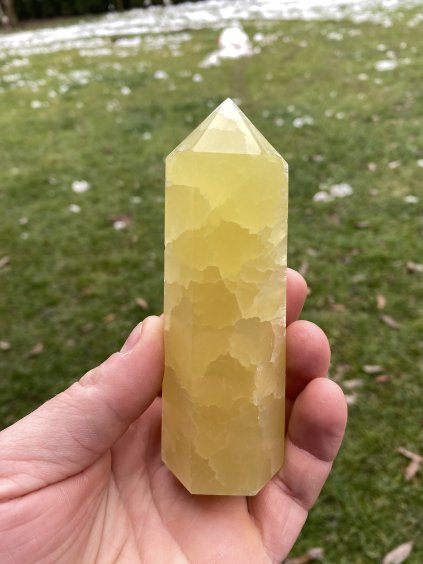 Obelisk Kalcit  žlutý