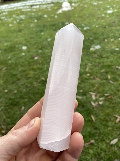 Obelisk Manganokalcit