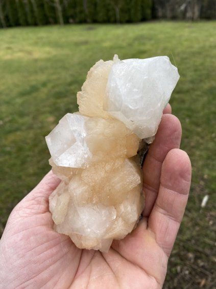 Apofylit + Stilblit drúza