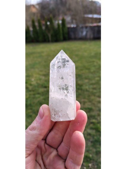 Křišťál obelisk pukaný